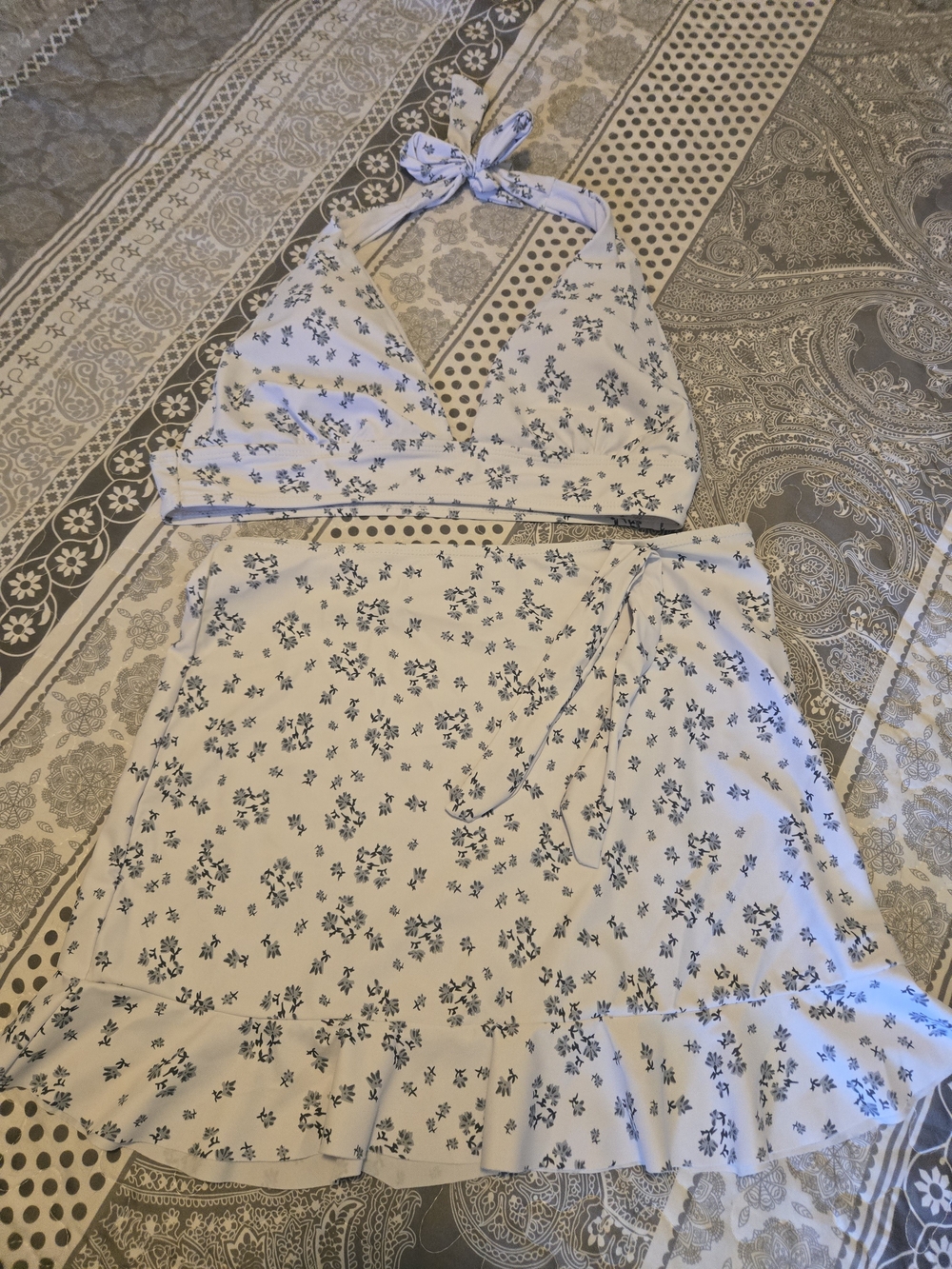 White Floral Two-Piece Halter Top & Skirt Set Size Medium NWOT